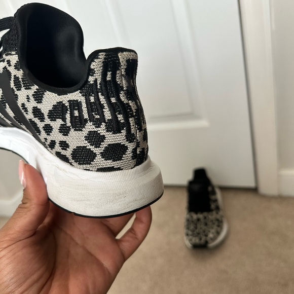 ADIDAS WOMENS SWIFT RUN 1.0 RUNNING SHOE - Picture 4 of 7